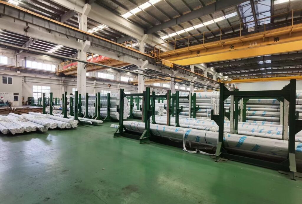 Explore premium seamless stainless steel (SMLS) pipes from Yunming Metal.