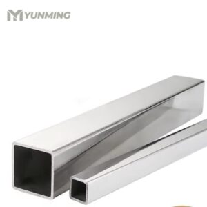 Polished stainless steel square pipes with reflective surface